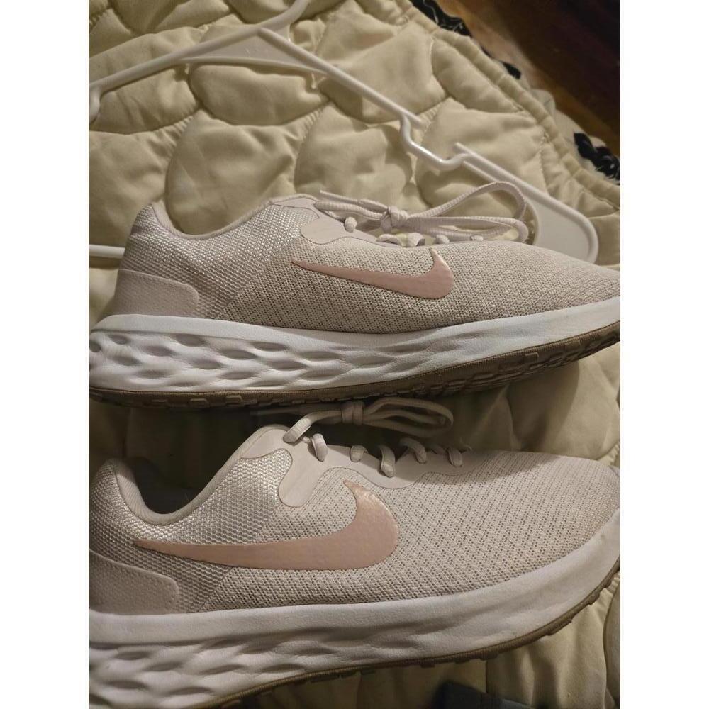 Nike Women's Lightweight baby pink size 8 Running Sneakers - Picture 2 of 5